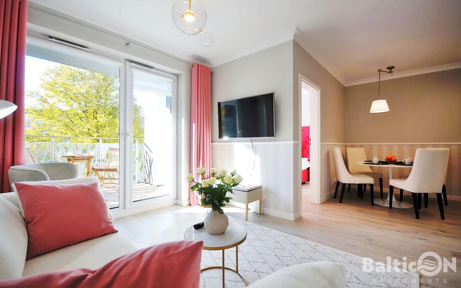 Apartamenty Balticon Nadmorskie Tarasy Kolobrzeg Bilik gambar